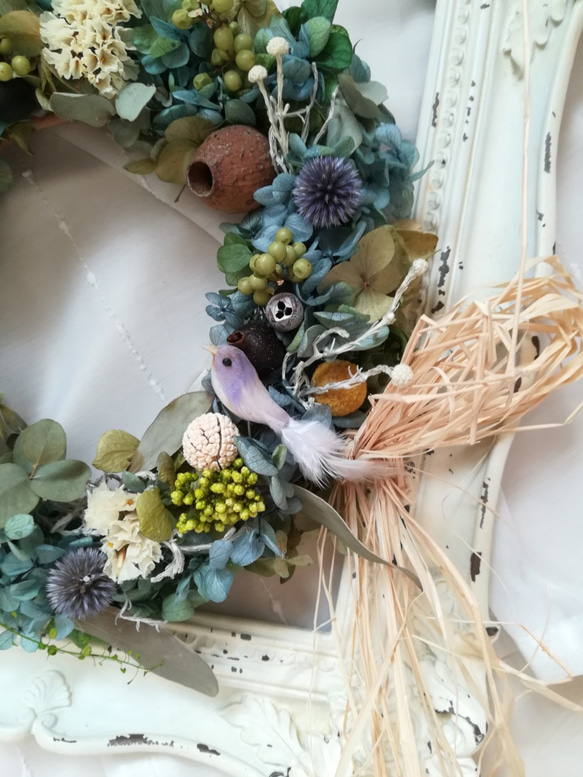 wreath“木の実と小鳥とアザミ„　(プリザーブドフラワー　ドライフラワー　ギフト　アンティーク　) 4枚目の画像