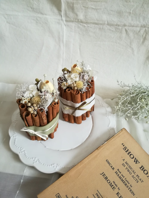 【受注製作】シナモンのflower cake  (プリザーブドフラワー　ドライフラワー　アレンジ　ギフト) 1枚目の画像