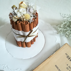 【受注製作】シナモンのflower cake  (プリザーブドフラワー　ドライフラワー　アレンジ　ギフト) 2枚目の画像