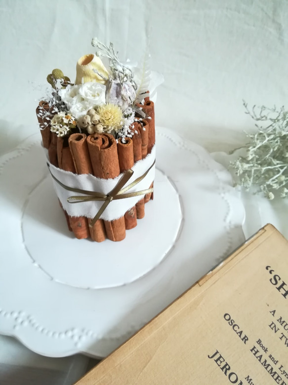 【受注製作】シナモンのflower cake  (プリザーブドフラワー　ドライフラワー　アレンジ　ギフト) 2枚目の画像