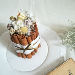 【受注製作】シナモンのflower cake  (プリザーブドフラワー　ドライフラワー　アレンジ　ギフト) 3枚目の画像