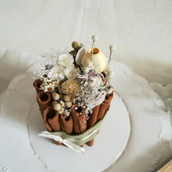 【受注製作】シナモンのflower cake  (プリザーブドフラワー　ドライフラワー　アレンジ　ギフト) 7枚目の画像