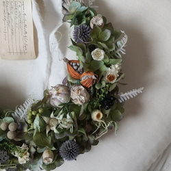 ドライアジサイとアザミのgarden wreath(ドライフラワー、プリザーブドフラワー、グリーン、リース、ギフト) 2枚目の画像