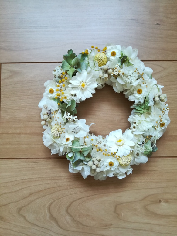 ジニアとハナカンザシの白のwreath 5枚目の画像