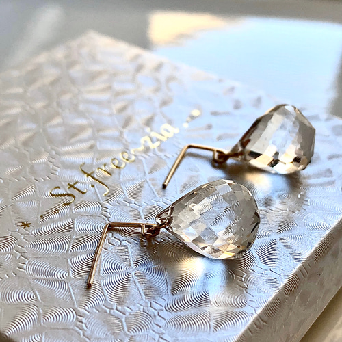 14kgf☆宝石質クリスタル☆一粒ドロップピアス ピアス（スタッド・一粒 