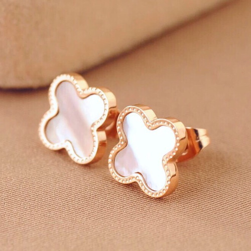 18Kピンクゴールド鍍金ホワイトシェルクローバーピアス ピアス