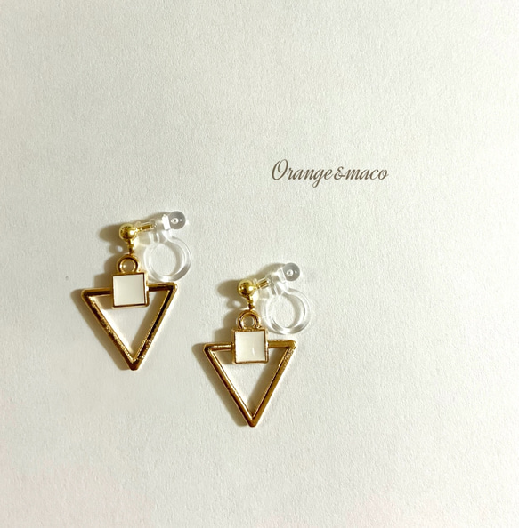 dd 三角のイヤリング（ホワイト） 1枚目の画像