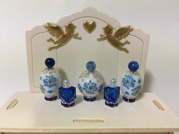 ミニチュア 香水瓶 紫陽花ブルー 1枚目の画像