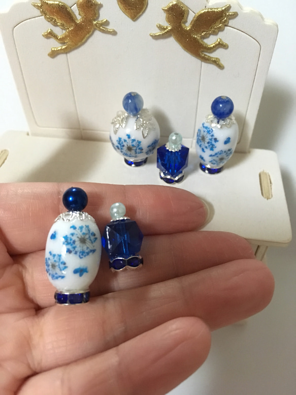 ミニチュア 香水瓶 紫陽花ブルー 2枚目の画像