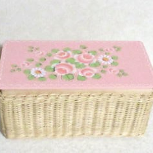 専用　薔薇のピンク木製収納バスケット　トールペイント 木製 バラの編みカゴバスケット トールペイント フリーボックス・小物
