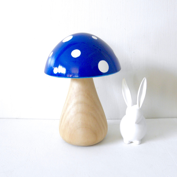 Trippy Toadstool 木のキノコ - 白の柄 + 青の傘 3枚目の画像
