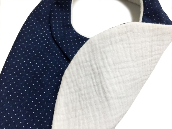 紳士造型圍兜兜-深藍白玉襯衫+領帶 第2張的照片