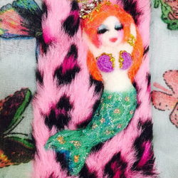 豹柄ピンクファーの人魚姫スマホケース 1枚目の画像