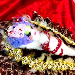 ヒョウ柄に赤いラメの衣装のグラマラスダンサーちゃんバッグチャーム 4枚目の画像
