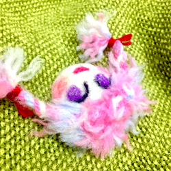受注制作☆ ふわふわアイスピンクの三つ編みガールブローチ 3枚目の画像