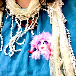 受注制作☆ ふわふわアイスピンクの三つ編みガールブローチ 5枚目の画像