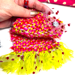 ビビッドピンクの織りのスマホカバー／チュールりぼんちゃん 3枚目の画像