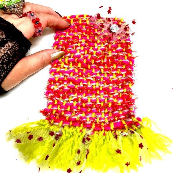 ビビッドピンクの織りのスマホカバー／チュールりぼんちゃん 4枚目の画像