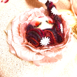 バラの花の三つ編みレディブローチ 5枚目の画像