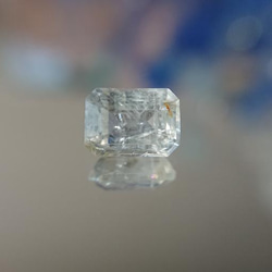 フェナカイト ルチル入り ロシア産 0.8ct 天然石 べるふぇKIRABOSHI 