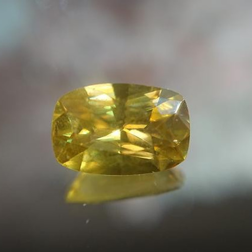 スフェーン 1.1ct ☆868 天然石 べるふぇKIRABOSHI希少石 取り寄 