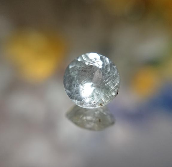 ルチル入り フェナカイト　ロシア産　1.1ｃｔ　 1枚目の画像