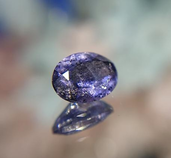 アイオライトサンストーン 0.64ct ☆986 勝手に偽物扱いして嘘言いふらす嘘だらけの高額転売屋 その1アウイナイト 