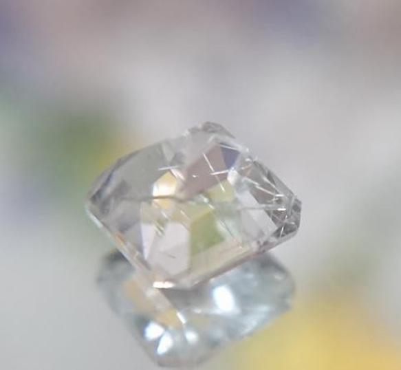 ルチル　フェナカイト　ロシア産　0.6ｃｔ　☆987 3枚目の画像