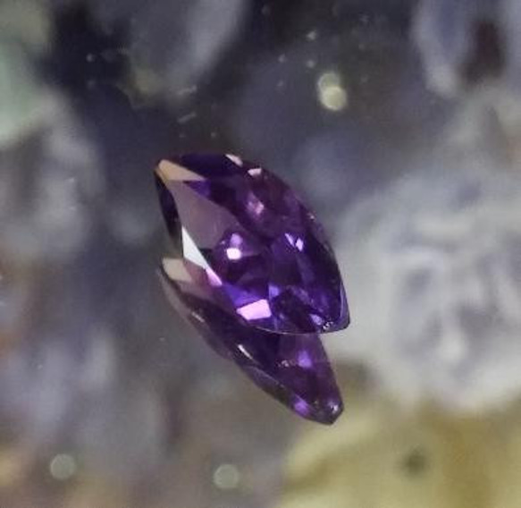 アメジスト　　カラーチェンジ　　紫水晶　ルース 3枚目の画像