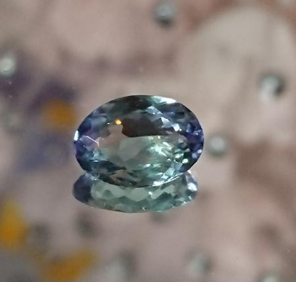 タンザナイト　1.04ｃｔ　天然石　非加熱 ルース　宝石 1枚目の画像