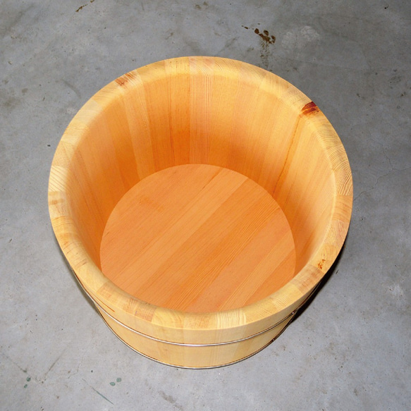 香杉原木泡腳桶 1尺高 (可客製化訂做) 第2張的照片