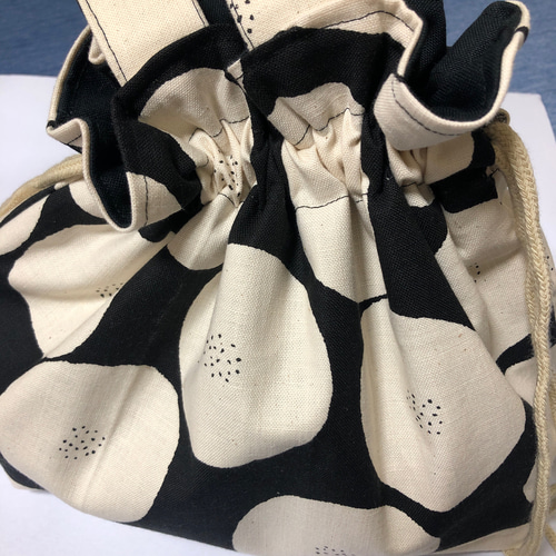 いちご様♪。.:＊ユキエモン♡巾着トートバッグ♡ 楽天市場】【T4】すみっコぐらしB 巾着付きトートバッグ