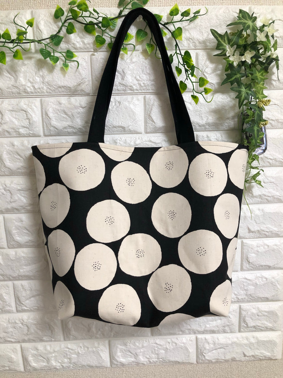 エコバッグにも最適あんぱんビッグトートバッグ 1枚目の画像