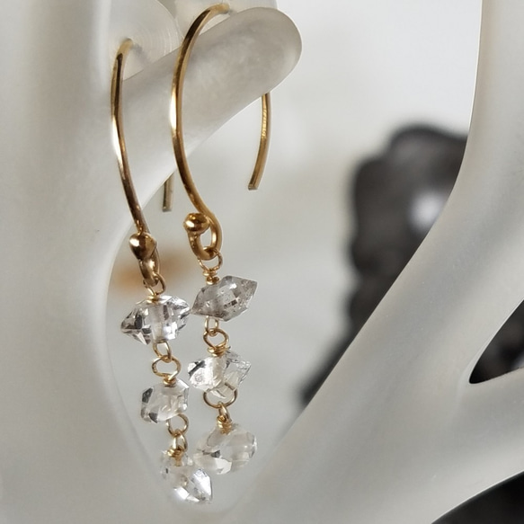 ハーキマーダイアモンド3粒ピアス　《pierced earrings》 2枚目の画像