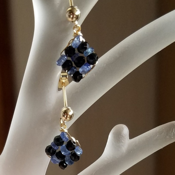 ∽交叉耳環∽藍寶石黑尖晶石[定做]《穿孔耳環》 第4張的照片