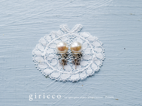 ドイツ製 スフレガラスパール ピアス < SIZE：8mm > Le Verre Souffle（TJ10719）