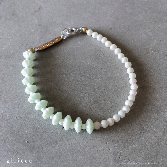 繡球花呼吸：綠色|法國復古玻璃珠和白色蛋奶酥手鍊（TJ10981） 第3張的照片