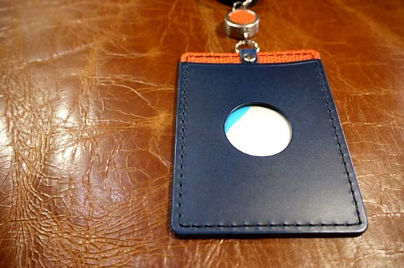 チームカラーとバスケットボールの革を使用したパスケース「三河カラー（青×黒）」※受注生産品 5枚目の画像