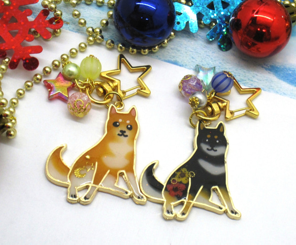 大きめ柴犬のチャーム レジンキーホルダー 2点セット☆ 赤柴