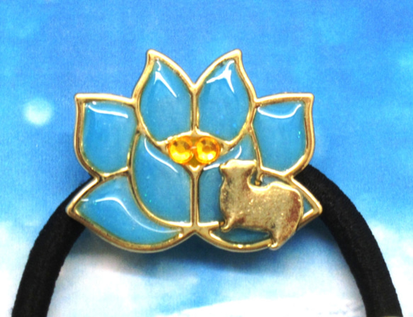 蓮と犬のヘアゴム 水色のロータス レジンのヘアゴム （2個セット） 3枚目の画像