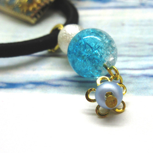 ヘアゴム レジン カラフル海がめさん かすみ草と貝殻 ヘアゴム レジン カラフル海がめさん かすみ草と貝殻