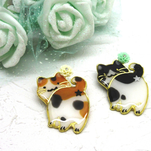 猫ケツ☆ふりかえりの三毛猫・ハチワレのブローチ キーホルダーにも