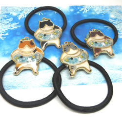 おひげ飾りの猫たち レジンのヘアゴム 4点セット ヘアゴム MIKAMO