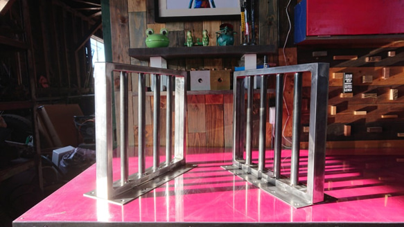 無塗装でアイアンな極細鉄脚♪ 40×400×350mm 格子型 2脚ver. リビング  