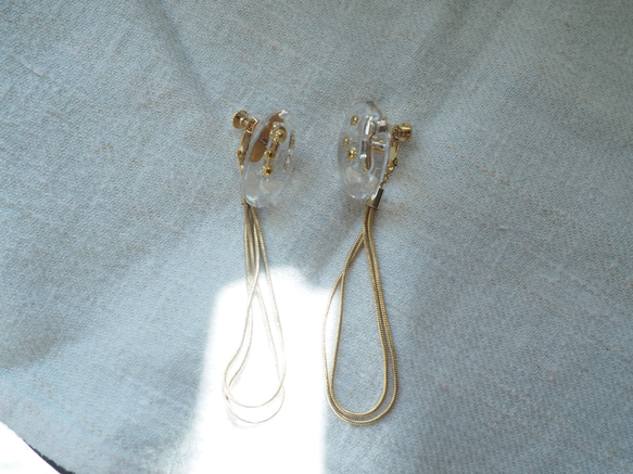 クリア×スネークチェーン イヤリング＊ 1枚目の画像