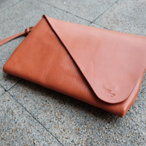 レザークラッチバッグ オレンジ クラッチバッグ Ruey 