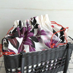 浴衣かごバッグ　黒×紫花柄（四角） 4枚目の画像