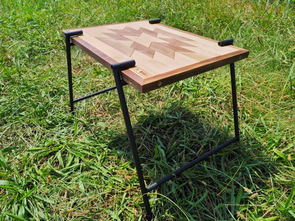 オルテガ柄アイアンミニテーブル 4枚目の画像