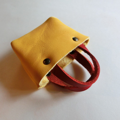 トゥティエ　ミニチュアバッグチャーム　レザー SAC BOUT MINI BLACK – TOUT Y EST JP