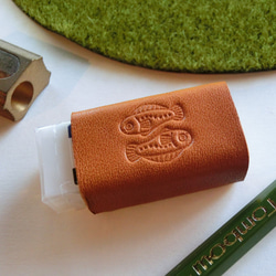 魚】t ～ 革の消しゴムカバー( 消しゴム付き) ☆ 革 革小物